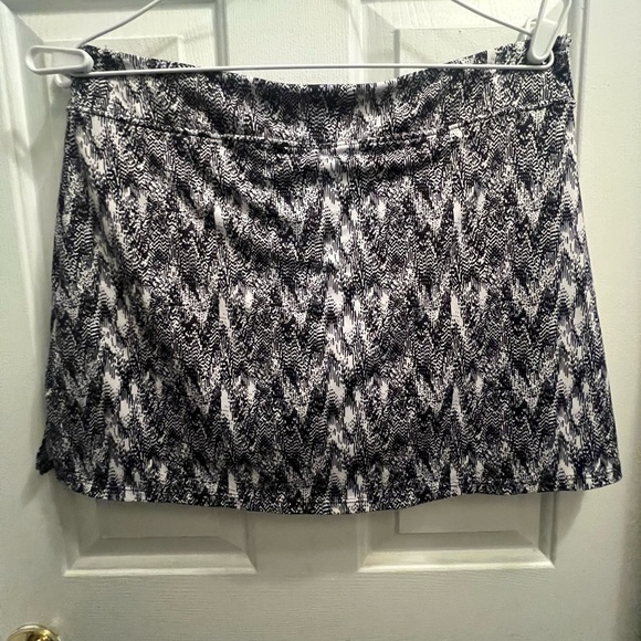 Tranquility Black and White Skater Mini Swim - Picture 2 of 4